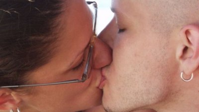 Разгадай връзката ви по...първата целувка 