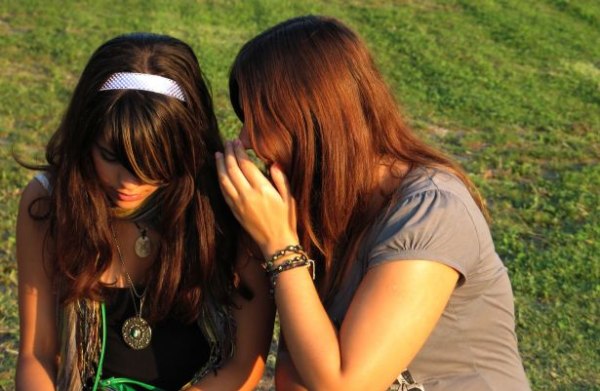 Защо клюкарят жените здравословно е Преди няколко години учените установиха