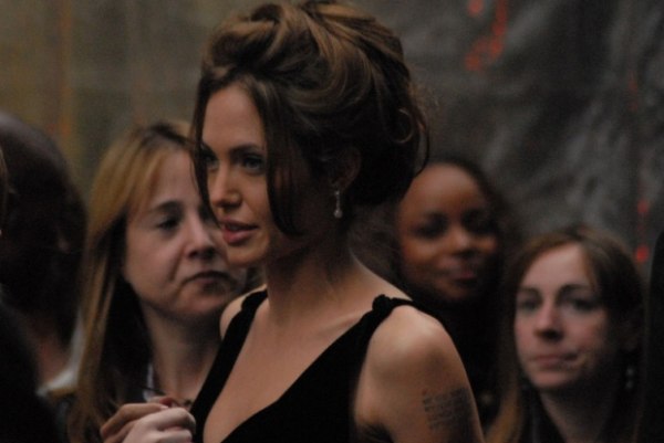 Холивудската красавица Анджелина Джоли мисли да прекрати кариерата си в