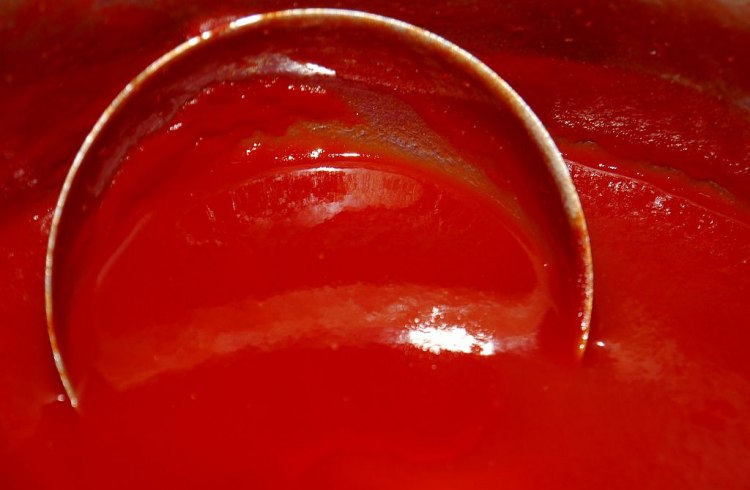 Чудите се каква е разликата между маринара и доматен сос?