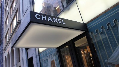 Chanel внесе холивудски блясък на Седмицата на модата в Париж (ВИДЕО)