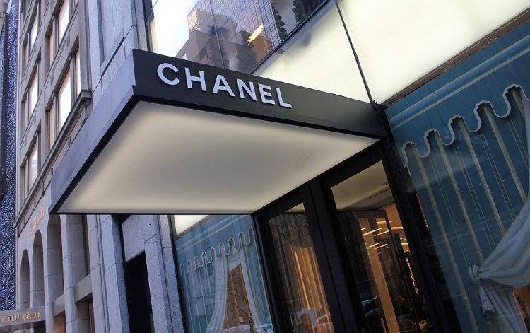 Френската модна къща Chanel Шанел внесе холивудски блясък на Седмицата
