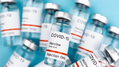 Проучване: Ваксинацията намалява наполовина риска от дълъг COVID-19