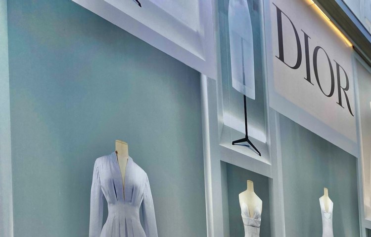 Луксозната мода на Диор“ се завърна – този път непосредствено