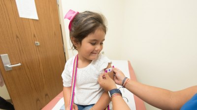 "Нито едно дете не трябва да умира от болест, която може да се предотврати с ваксина": ООН с "наваксваща кампания" за ваксинация