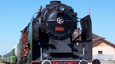 За любителите на железницата: Организират атракционни пътувания с парен локомотив 