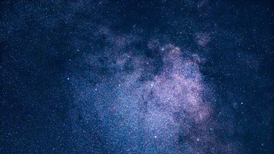 Галактика със "странни качества": „Хъбъл“ засне Месие 85, която крие доста изненади