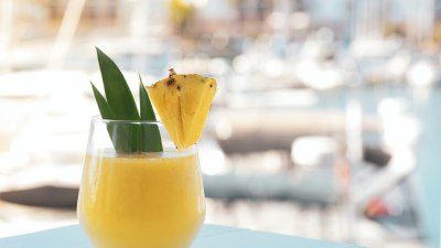 Смути от ананас - шест супер ползи за здравето и как да си го направим