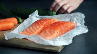 Риба, ядки, семена: Омега-3 мастните киселини са важни и за здравето на белите дробове