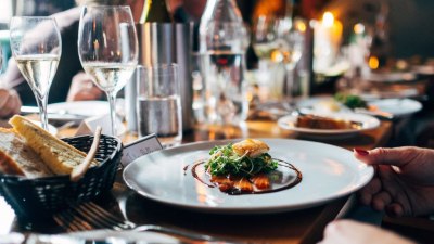 Етикет в ресторанта: 13 правила на поведение при изискана вечеря