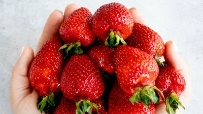 Срещу депресия и проблеми с паметта: Вълшебните свойства на ягодите
