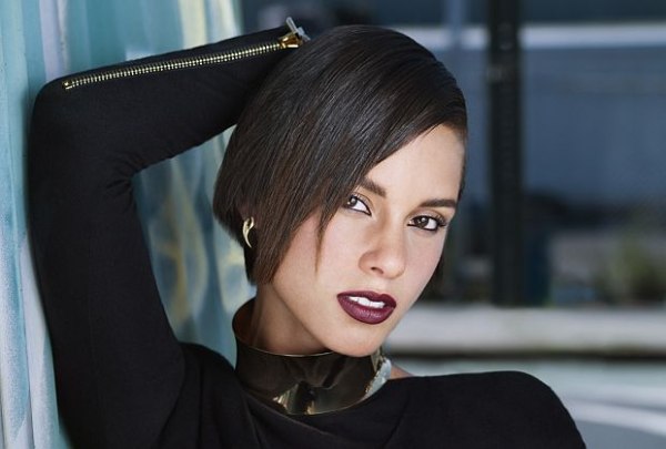 Отличената с 14 награди Грами певица композитор и продуцент Алиша