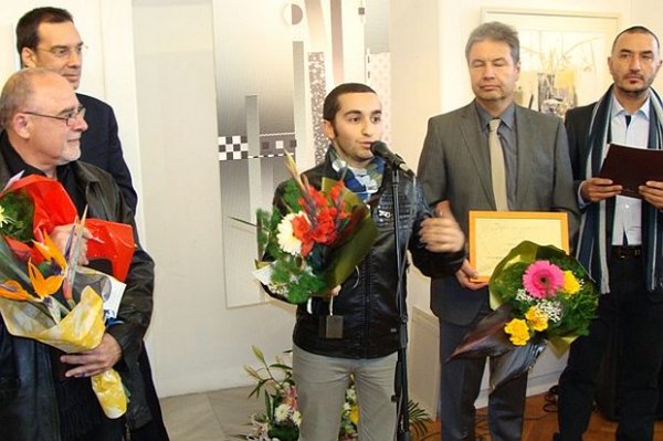Днес Рафи Бохосян навършва своята първа зряла годишнина За да