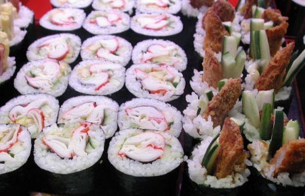 Японският рибен ресторант Хачикио глобява клиентите които не са си