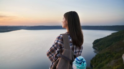 Как да останете в безопасност, когато пътувате сами