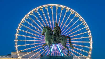 Туристически неволи: Да се снимате с паметник и да се окаже, че е грешният