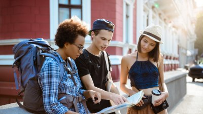 Туристически неволи: Какво да правите, когато сбъркате гида с непознат