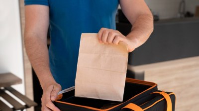 Туристически неволи: Какво да правите, когато храната, която поръчате, започне да мърда