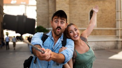 Защо двойките, които пътуват заедно, винаги се връщат със специални шеги