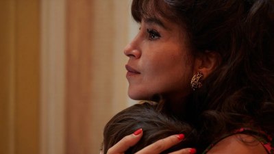 „Мама и чудото на живота“ по мотиви от автобиографичната книга „Майка ми, Бог и Силви Вартан“ (филмово предложение)