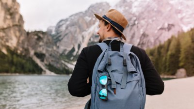 Защо „водоустойчивата“ ви раница предава точно, когато завали