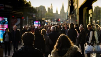Как да излезете от претъпкано място без да се включите в грешна туристическа група