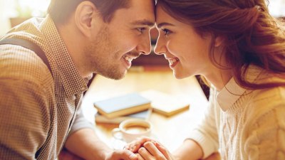 Как да го впечатлиш само с една реплика според зодията