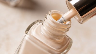 Тази пролет лаковете за нокти ще са в нежни млечни нюанси