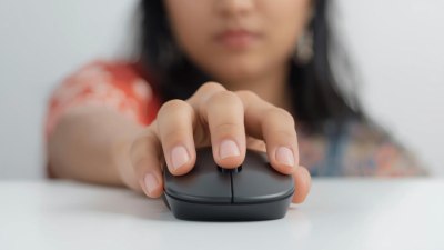 Начинът, по който използваме компютъра, разкрива стреса на работното място