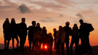 Първи кадри: Виж официалния трейлър на новия сериал &bdquo;Ком-Емине&ldquo; (ВИДЕО)