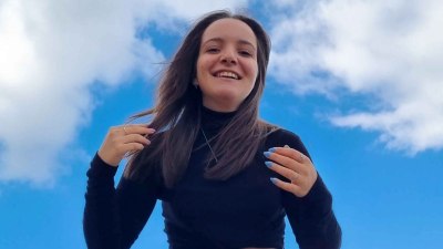 "Манифестирай без розови очила&ldquo; от влогърката Антония Сарафова разбива мита за Закона за привличането (предложение за четене) 