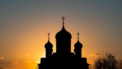 Честваме Константин и Елена: Ритуали и поверия за празника 