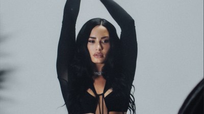 Деми Ловато и новата поп енергия: Deluxe версията на "It&rsquo;s Not That Deep"