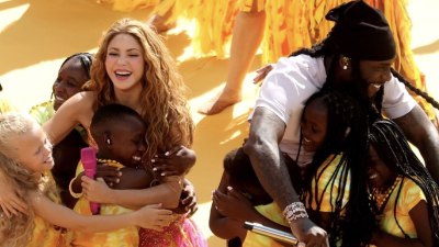 Шакира сподели scenата на FIFA World Cup 2026 с Triplets Ghetto Kids