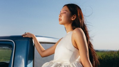 JENNIE улавя емоциите между приятелството и любовта в новия си сингъл &bdquo;Less than a Lover&ldquo;