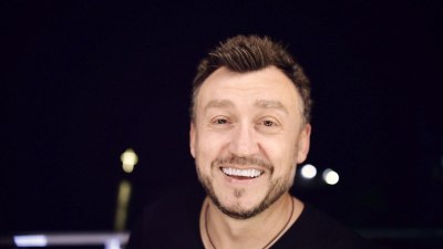 Любо Киров представя новия си летен сингъл &bdquo;Там&ldquo; от албума &bdquo;Футурофония&ldquo;