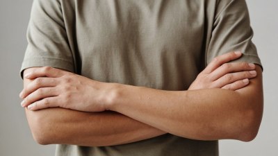 Защо повечето хора използват приоритетно дясната си ръка