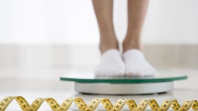 Три начина, по които "приятелите" саботират опитите ни за отслабване