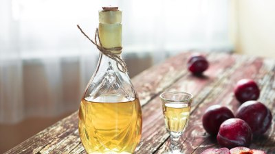 Научно доказано: Ракията е лековита 
