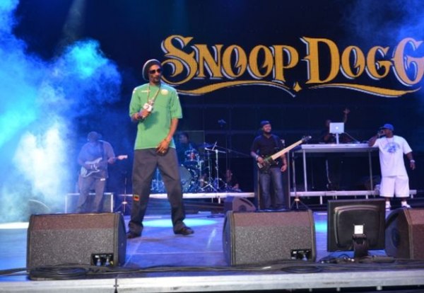 Snoop Dogg който съвсем наскоро се преименува на Snoop Lion