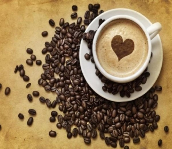 Пиенето на две до четири чаши кафе всеки ден намалява