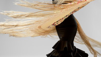 Изобилие от камелии: Chanel ни очарова в Париж