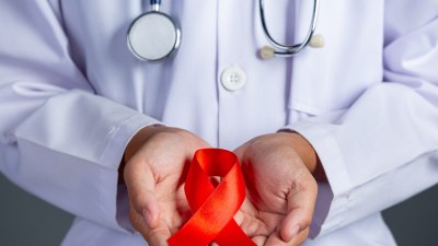 Пробив в лечението на ХИВ? Жена е в след трансплантация на стволови клетки, взети от кръв от пъпна връв