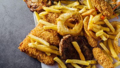 Откриха връзка между редовното хранене с пържени храни с депресията