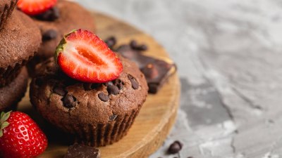 Неустоимо изкушение! Шоколадови мъфини с пресни ягоди
