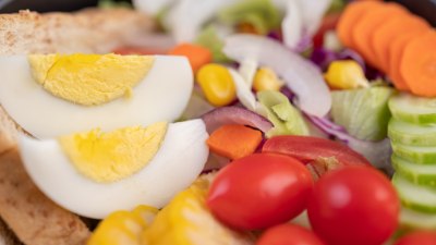 Вкусна, лесна за приготвяне и почти здравословна: Тази салата става за минути