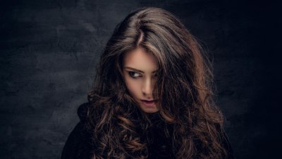 Скалпът страда, ако не мием често косата си, предупреждават дерматолози