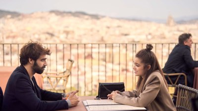 Романтиката и технологиите в XXI век в новия сериал &bdquo;Срещи в Барселона&ldquo; по БНТ 1