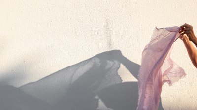 Модерна изтънченост, лек блясък и нотка игрив дух: &bdquo;Алексис Мабий&ldquo; на Седмицата на висшата мода в Париж