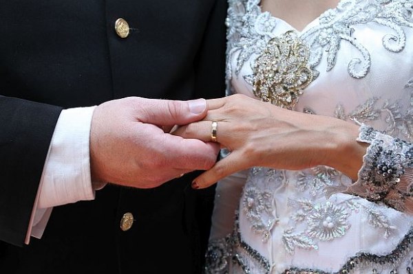 Малко над 30 от мъжете признават че биха сключили брак